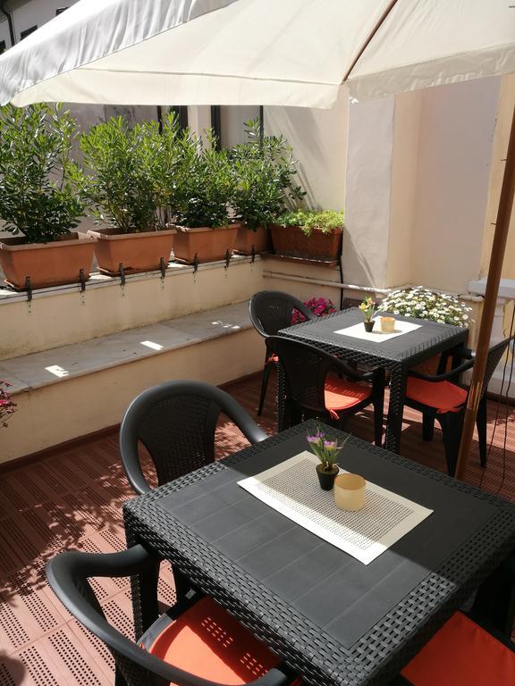Corte Palazzo Picedi Benettini Sarzana Exterior foto